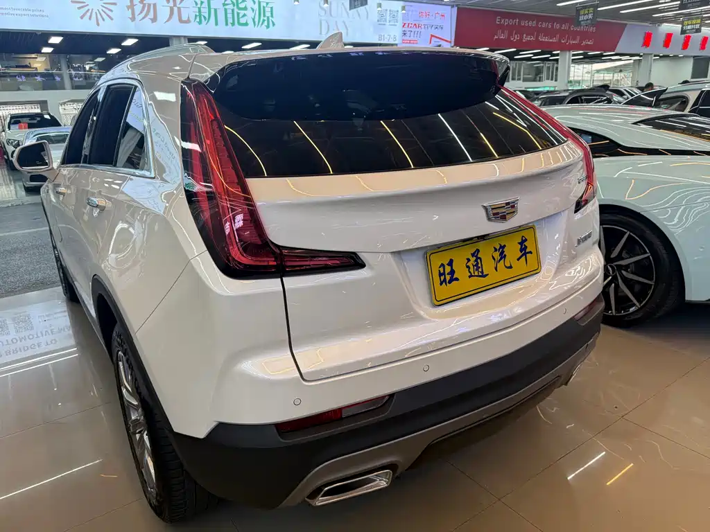 Cadillac XT4 2021 — фото 2