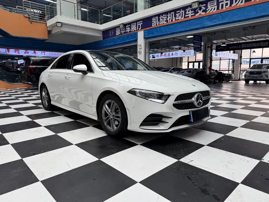 Mercedes-Benz A-Class 2023 — фото 3