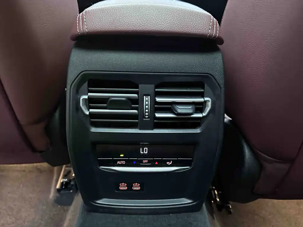 BMW 3 Series 2023 — фото 10