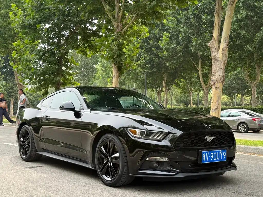 Ford Mustang 2017 — фото 3