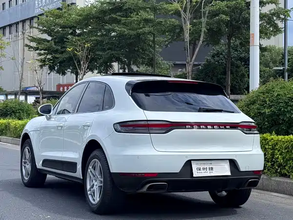 Porsche Macan 2021
