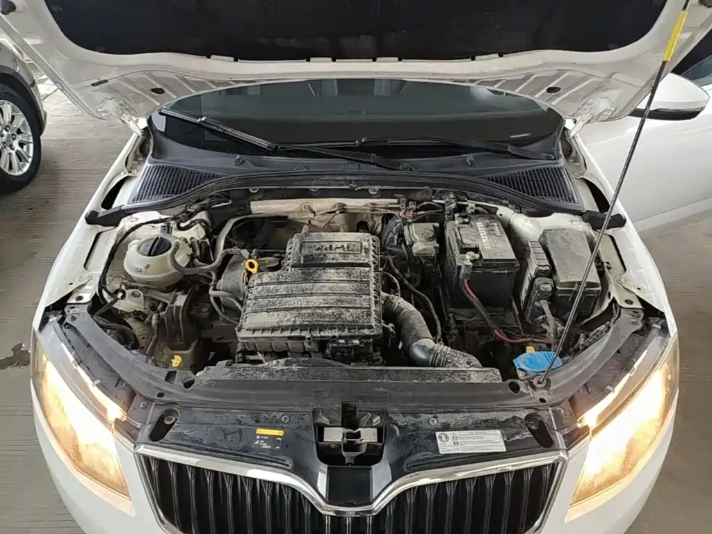 Skoda Octavia 2015 — фото 20
