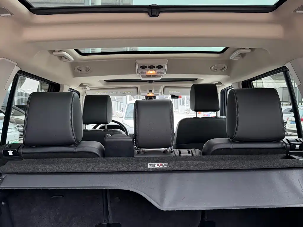 Land Rover Discovery 2013 — фото 9