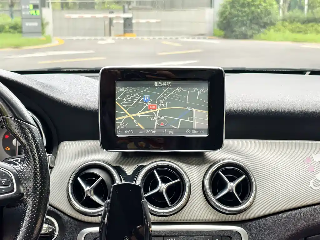 Mercedes-Benz CLA 2015 — фото 14