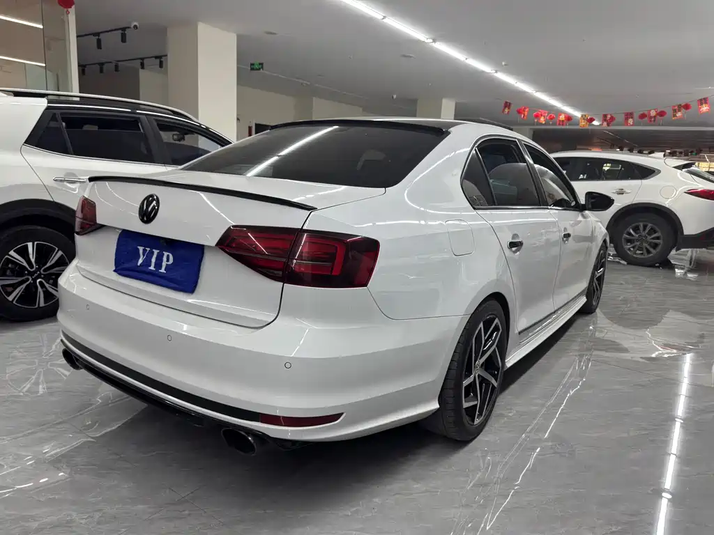 Volkswagen Sagitar 2017