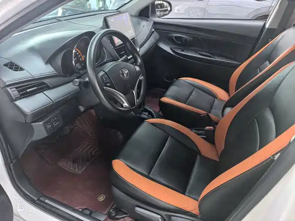 Toyota Yaris L 2022