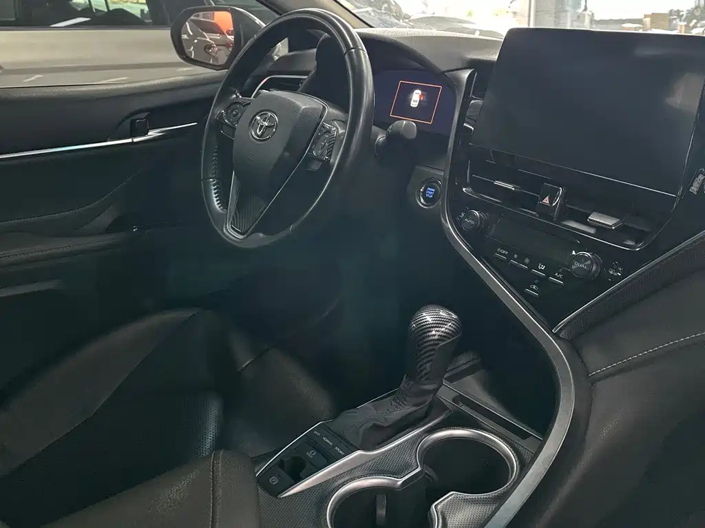 Toyota Camry 2021 — фото 12