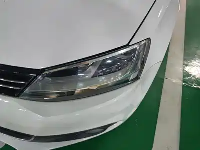 Volkswagen Sagitar 2015