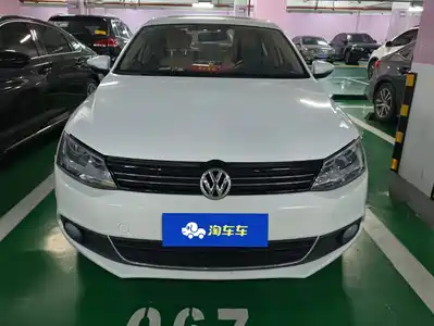 Volkswagen Sagitar 2015