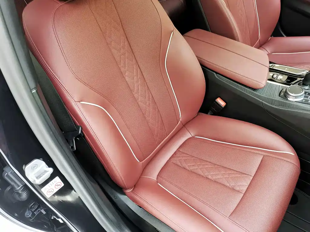BMW 5 Series 2021 — фото 16