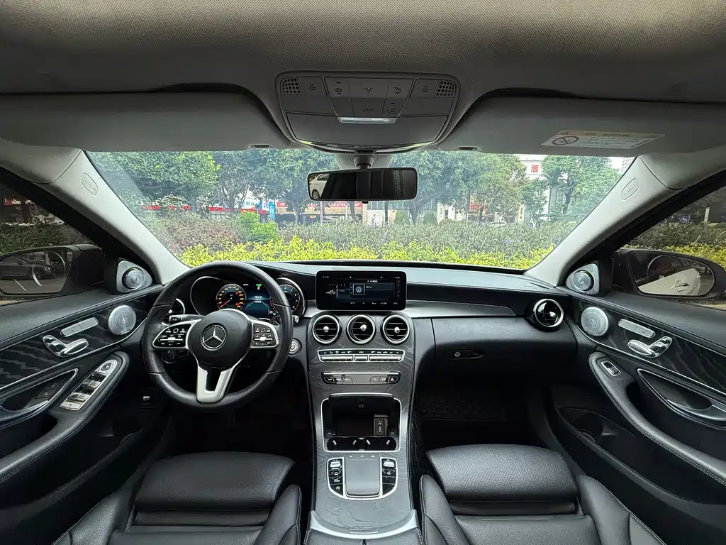 Mercedes-Benz C-Class 2019 — фото 17