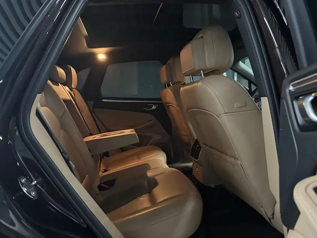 Porsche Macan 2020 — фото 19