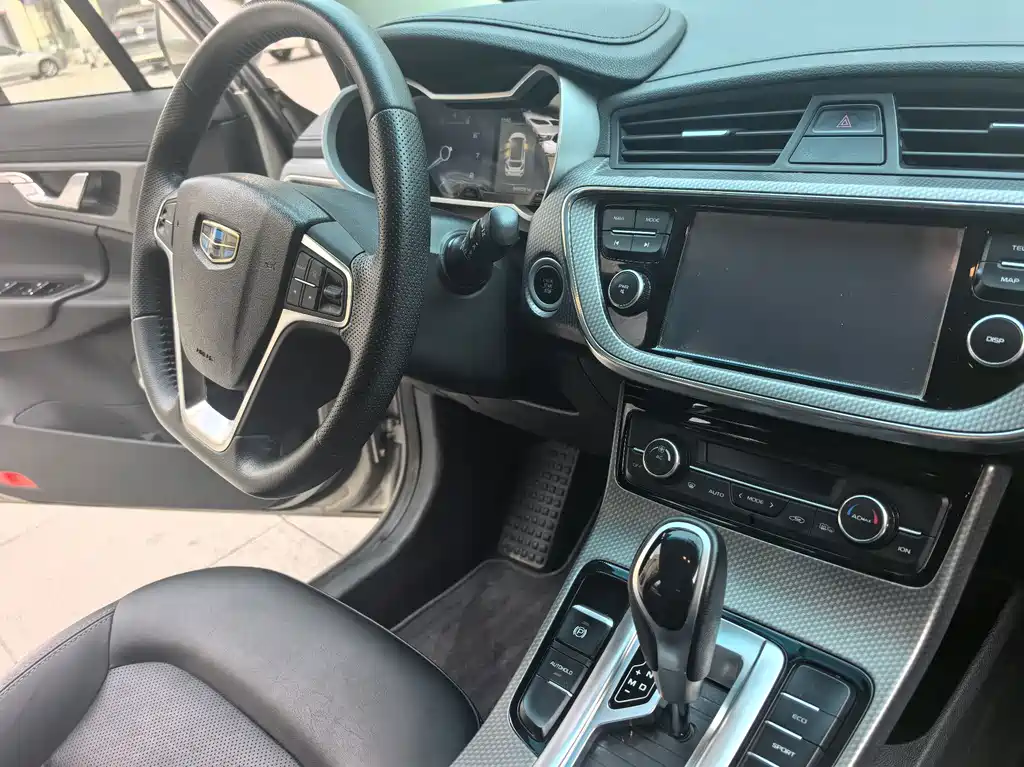 Geely Emgrand GS 2018 — фото 16