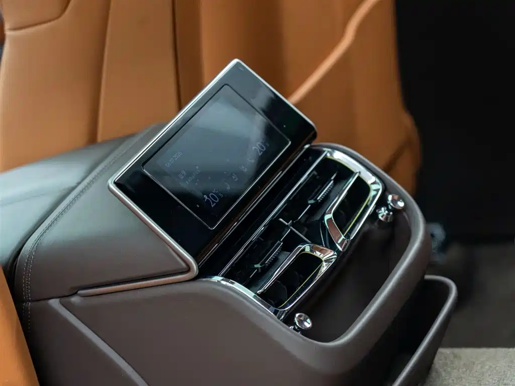 Bentley Flying Spur 2022 — фото 15