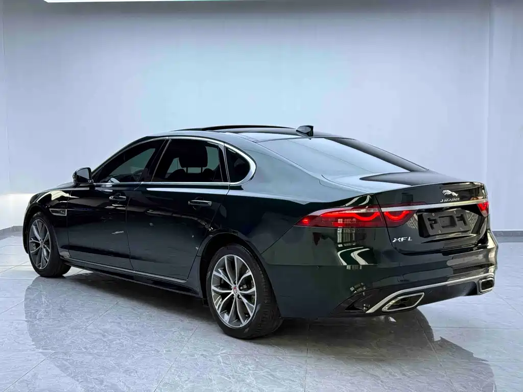 Jaguar XFL 2023 — фото 13
