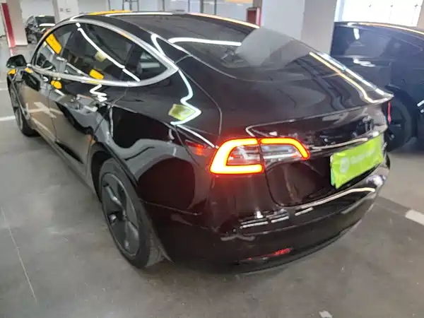Tesla Model 3 2020