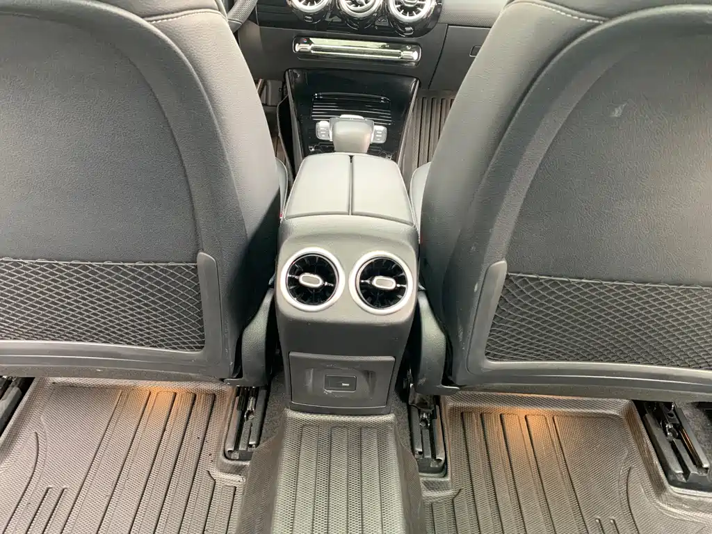 Mercedes-Benz A-Class 2023 — фото 16