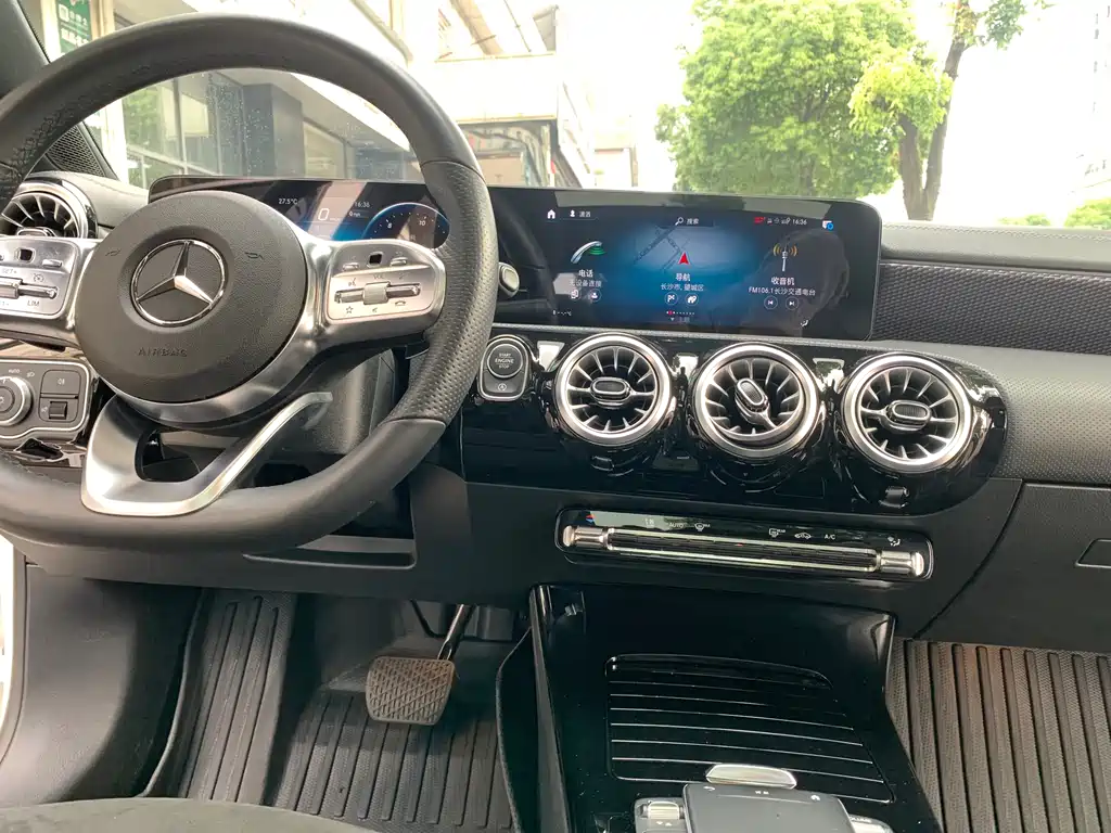 Mercedes-Benz A-Class 2023 — фото 23