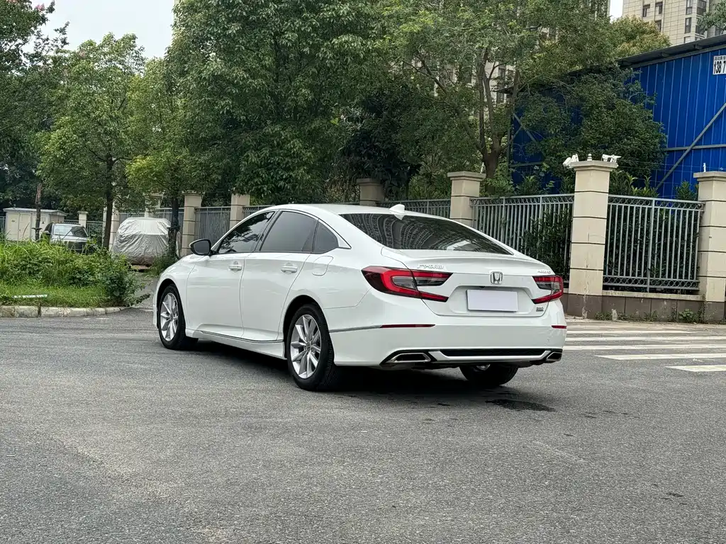 Honda Accord 2023 — фото 15