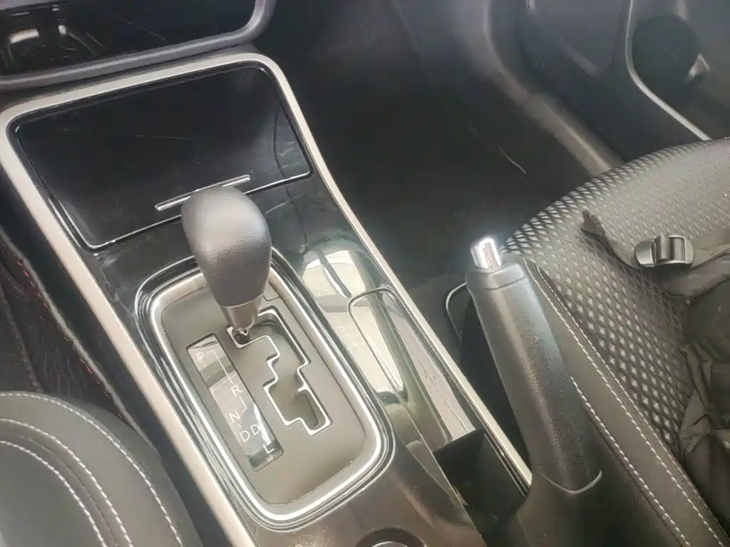 Mitsubishi Outlander 2021 — фото 14