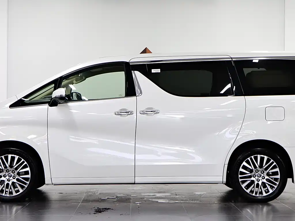Toyota Alphard 2017 — фото 7