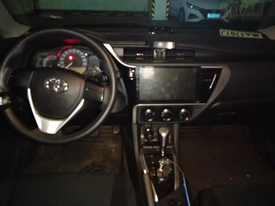 Toyota Corolla 2017 — фото 12