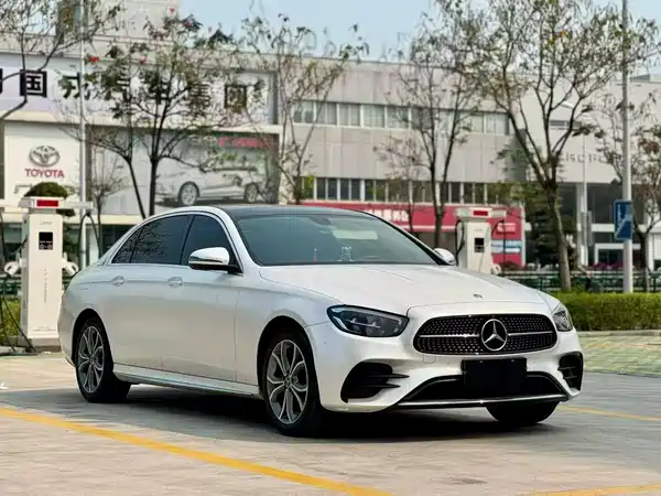Mercedes-Benz E-Class 2023