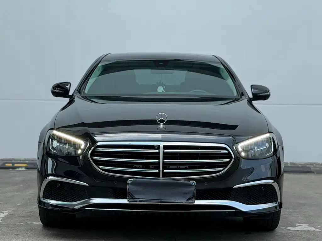 Mercedes-Benz E-Class 2023 — фото 3