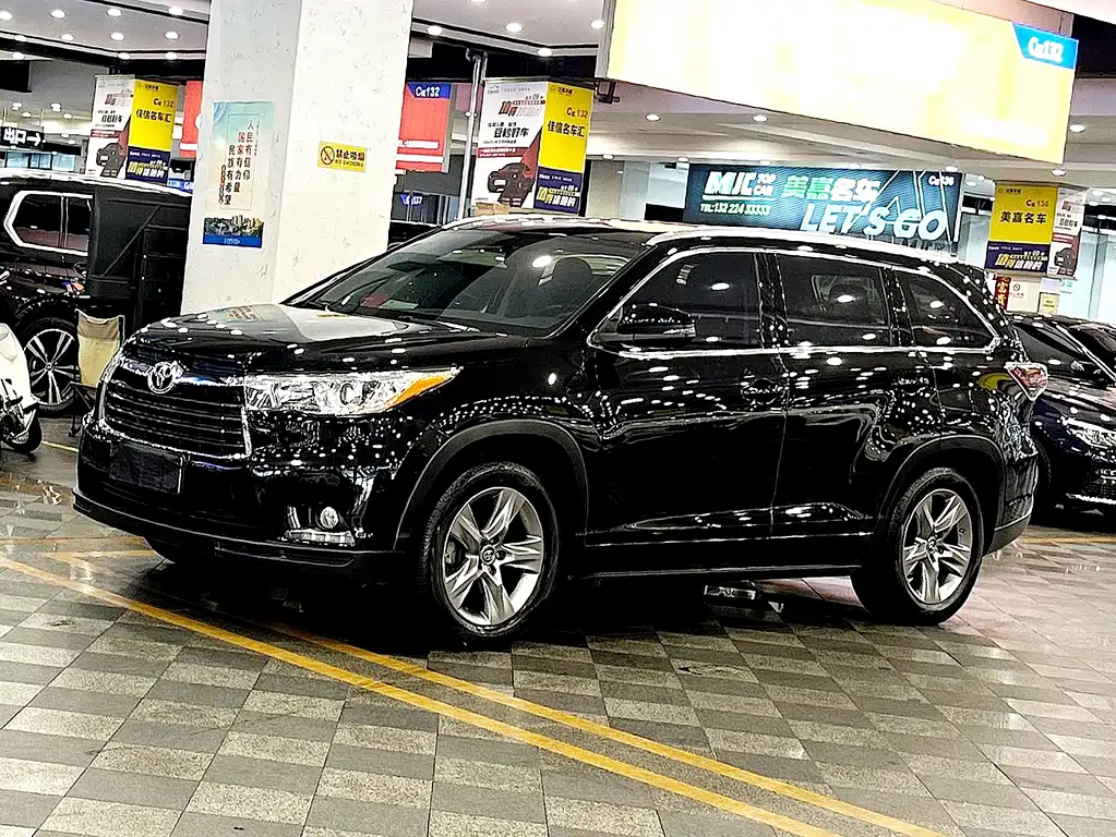 Toyota Highlander 2015 — фото 1