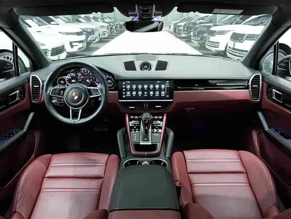 Porsche Cayenne 2022