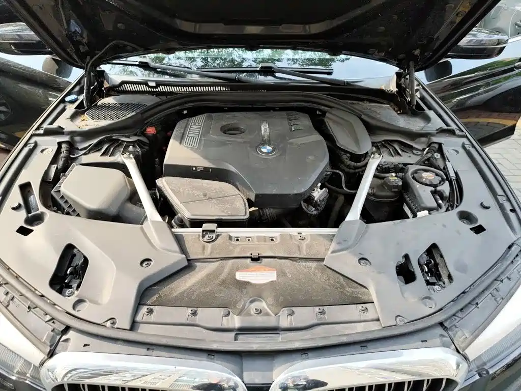 BMW 5 Series 2019 — фото 11