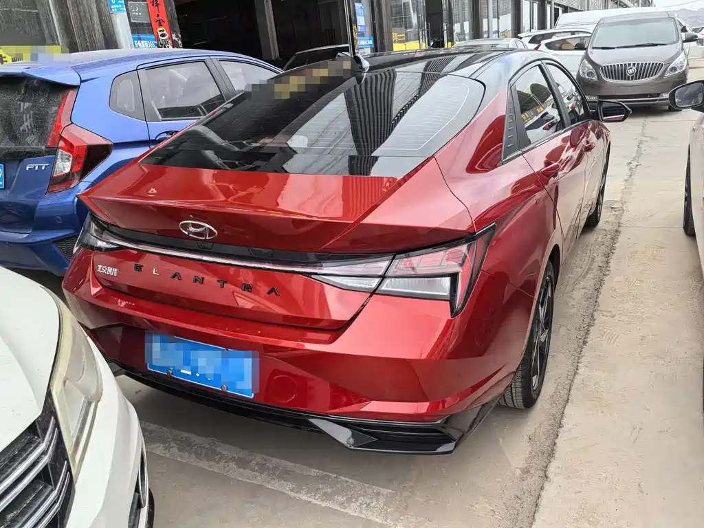 Hyundai Elantra 2022