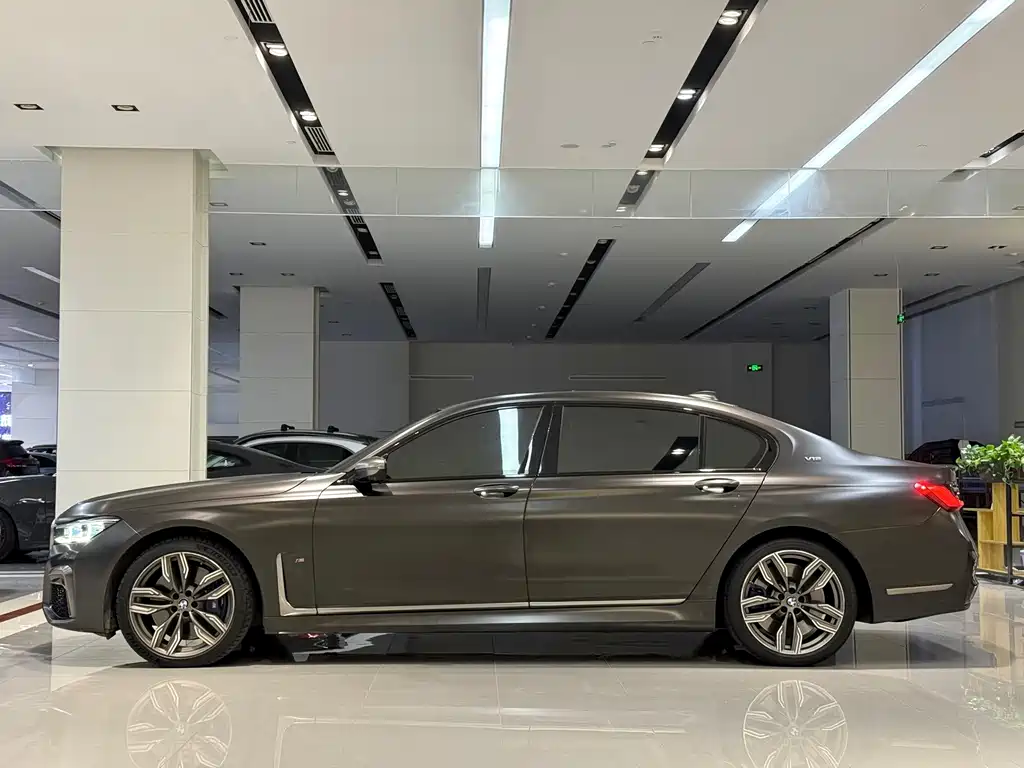 BMW 7 Series 2020 — фото 17