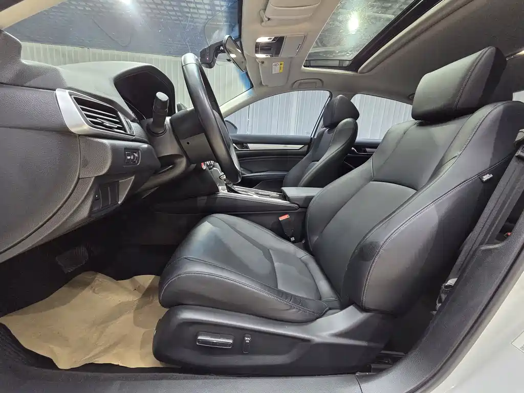 Honda Accord 2020 — фото 11