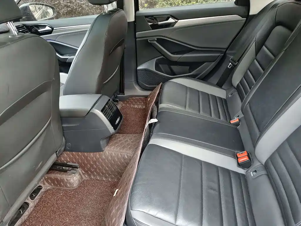 Volkswagen Sagitar 2021