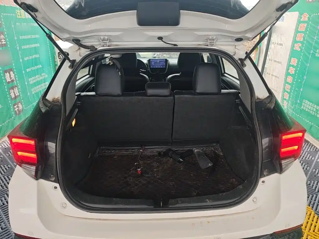 Toyota Yaris L 2020 — фото 19