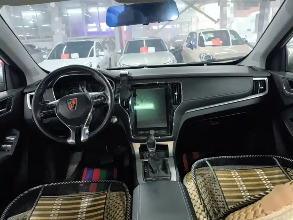 Roewe RX5 New Energy 2020 — фото 10