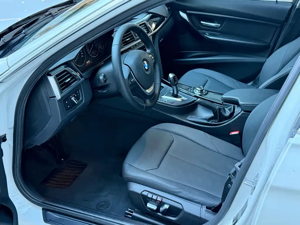 BMW 3 Series 2022