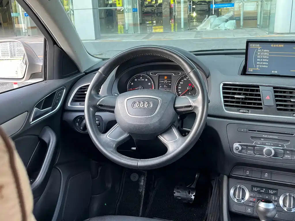 Audi Q3 2014 — фото 13
