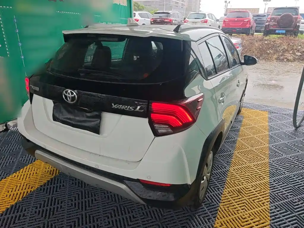 Toyota Yaris L 2020