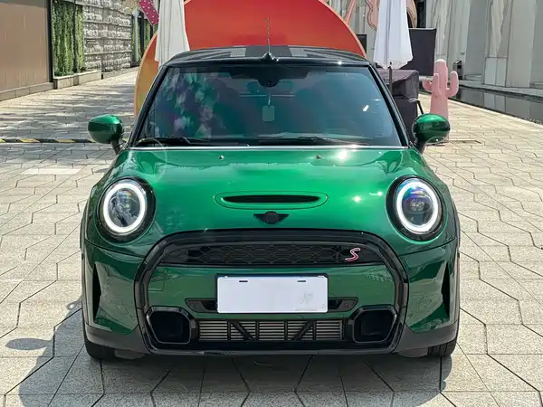 MINI MINI 2024