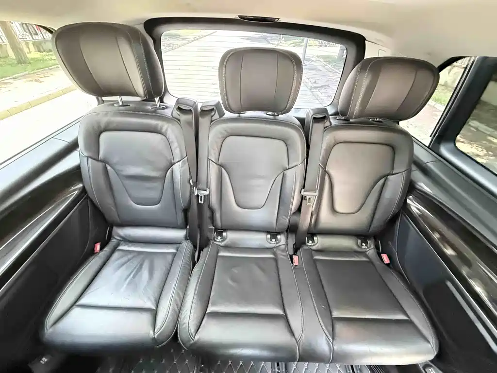 Mercedes-Benz V-Class 2018 — фото 11