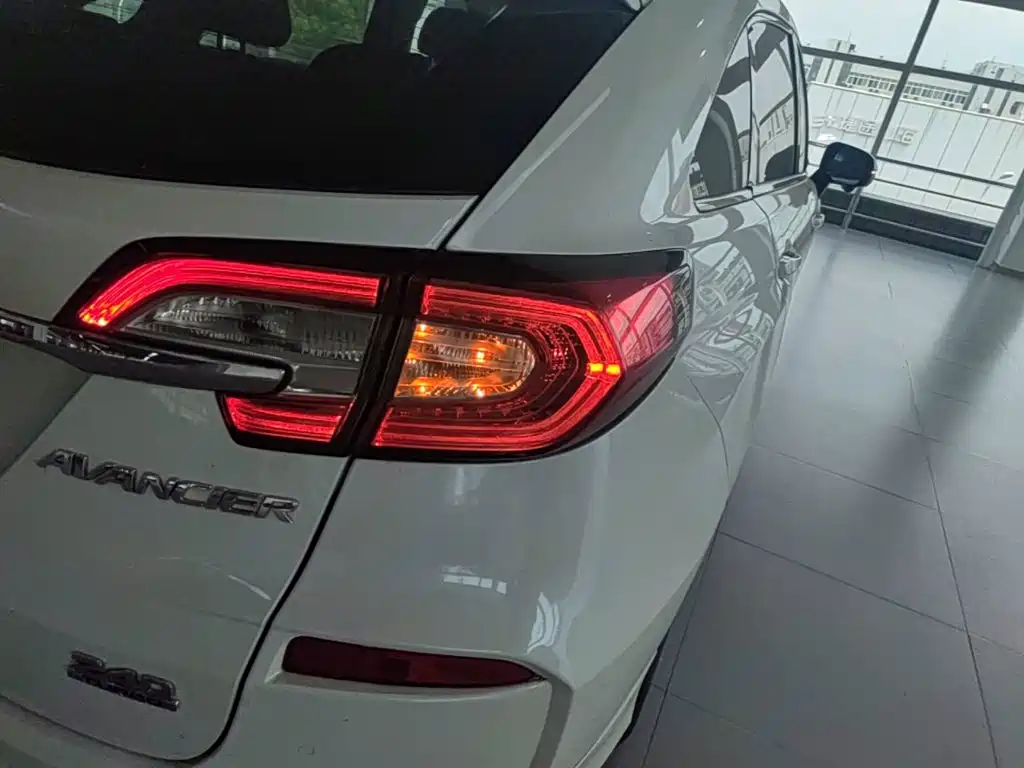 Honda Avancier 2018 — фото 8