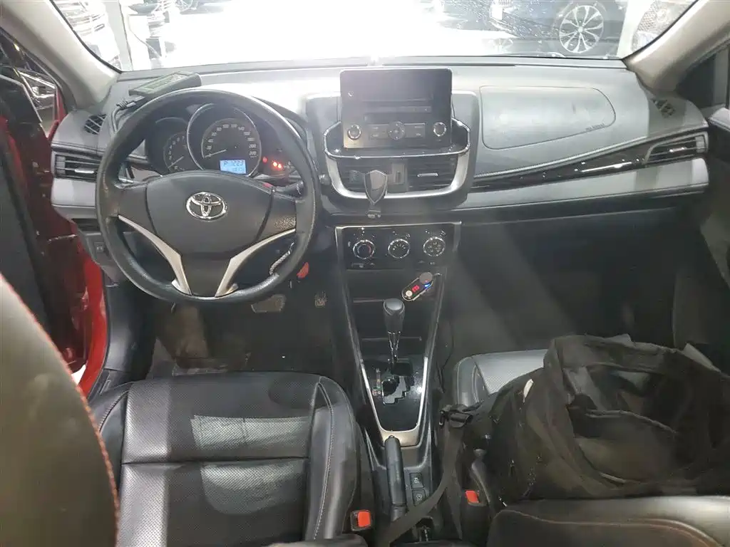 Toyota Yaris L 2020 — фото 9