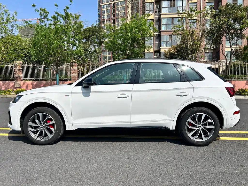 Audi Q5L 2024 — фото 5
