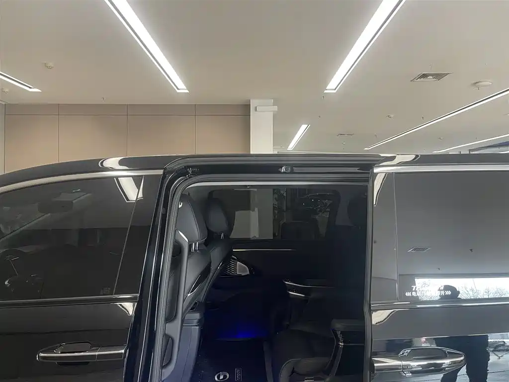 GAC Motor Trumpchi M8 2025 — фото 23