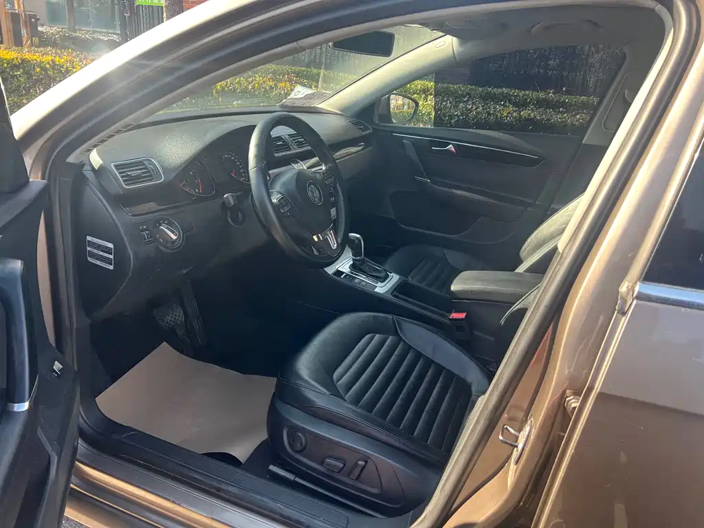 Volkswagen Magotan 2013