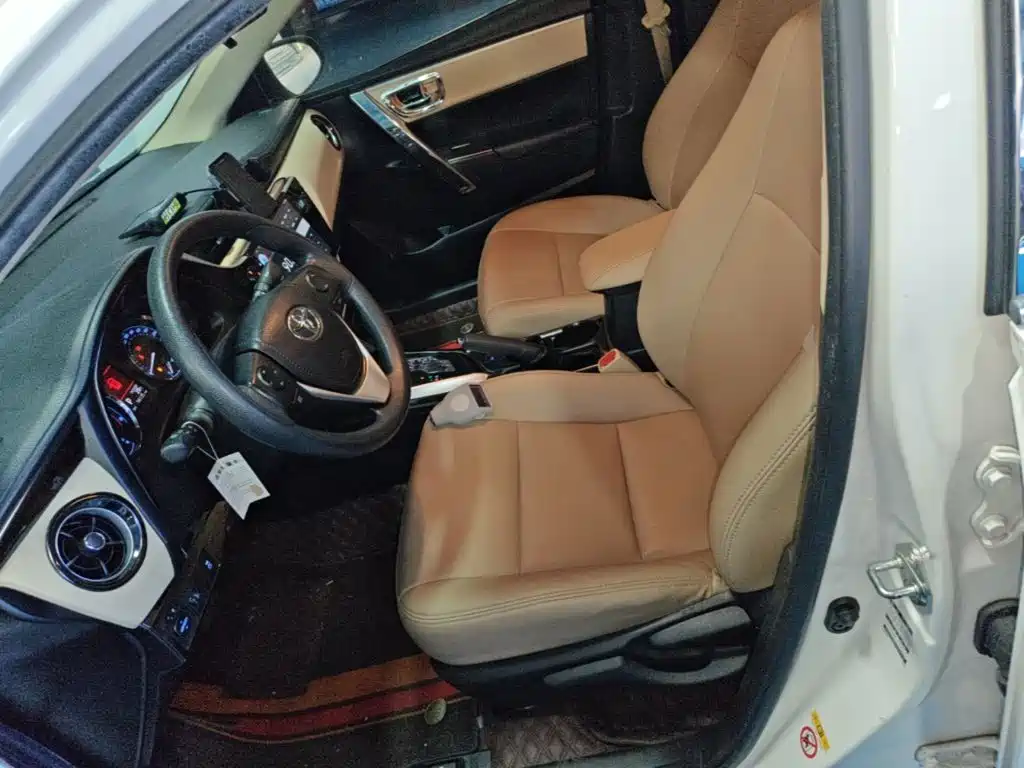 Toyota Corolla 2018 — фото 11