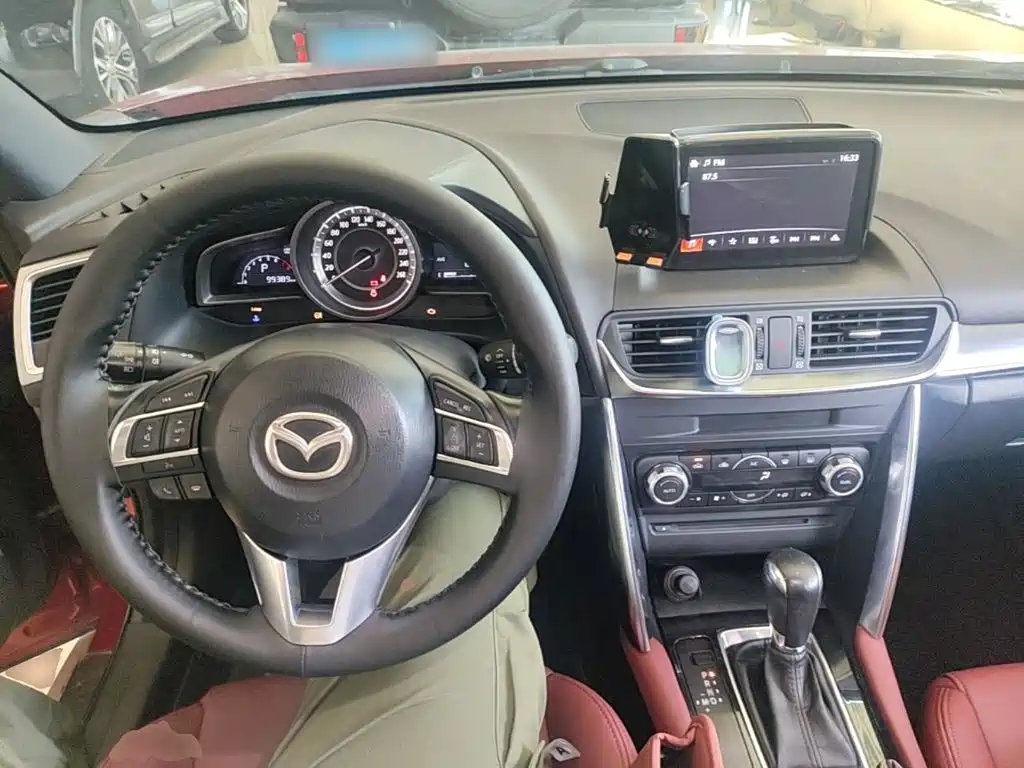 Mazda CX-4 2016 — фото 10