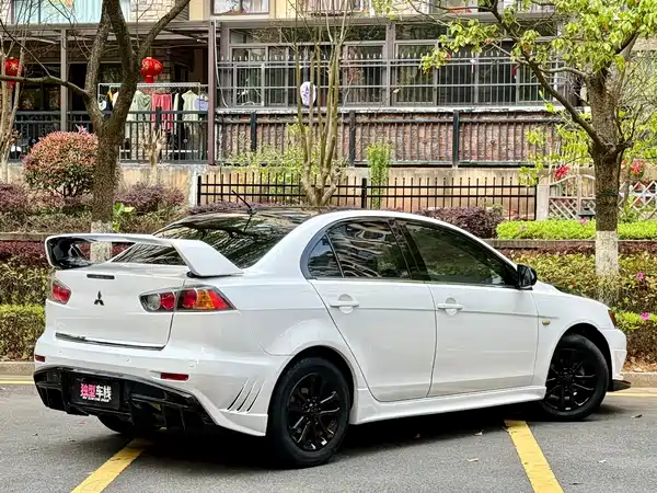 Mitsubishi Lancer EX 2013